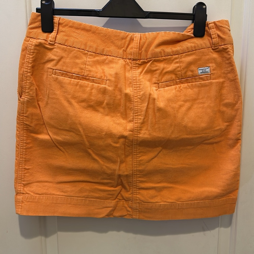 Orange sherbet corduroy skirt by Vinyard Vines. Stretch fabric, soft and comfy. - Picture 4 of 4